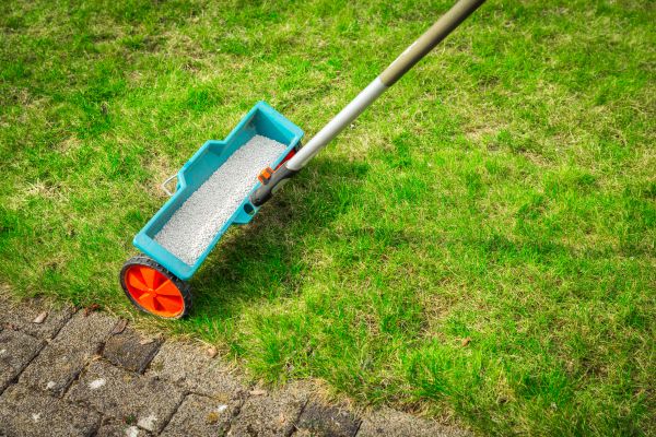 Commercial Lawn Treatment in Powder Springs